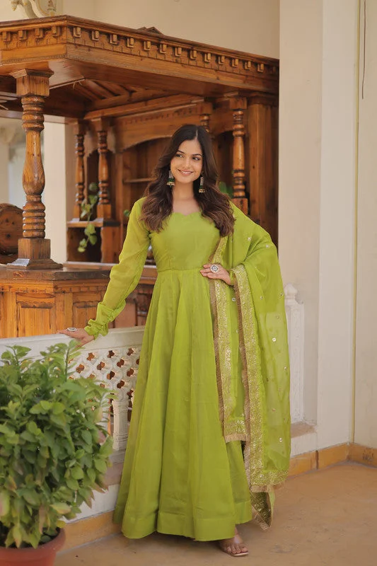 Jyoti Fashion Women's Green Russian Silk Kali work Partywear Anarkali Dress with Dupatta Tunics stripes playful Jyoti Fashion Women's Green Russian Silk Kali work Partywear Anarkali Dress with Dupatta Tunics stripes playful