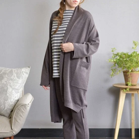 Body Wrapping / Long Cardigan Machine washable wool with deep pockets Elasticated Padded Insulated