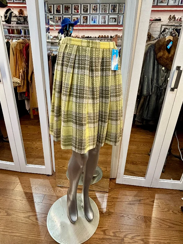 70’s Plaid Pleated Flare Skirt flowy skirt hem